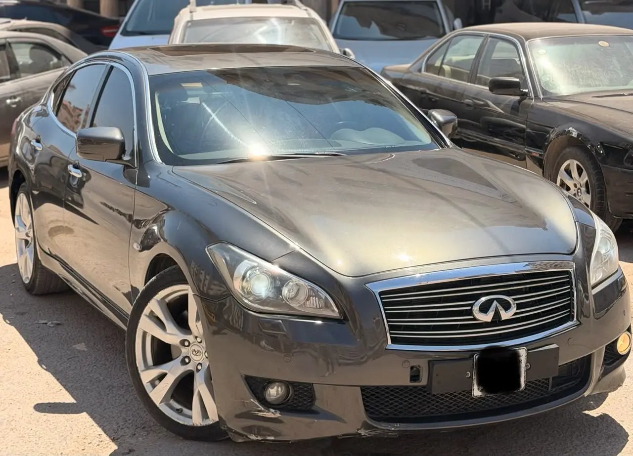 إنفينيتي M56 موديل 2011 بحالة ممتازة - صورة 1