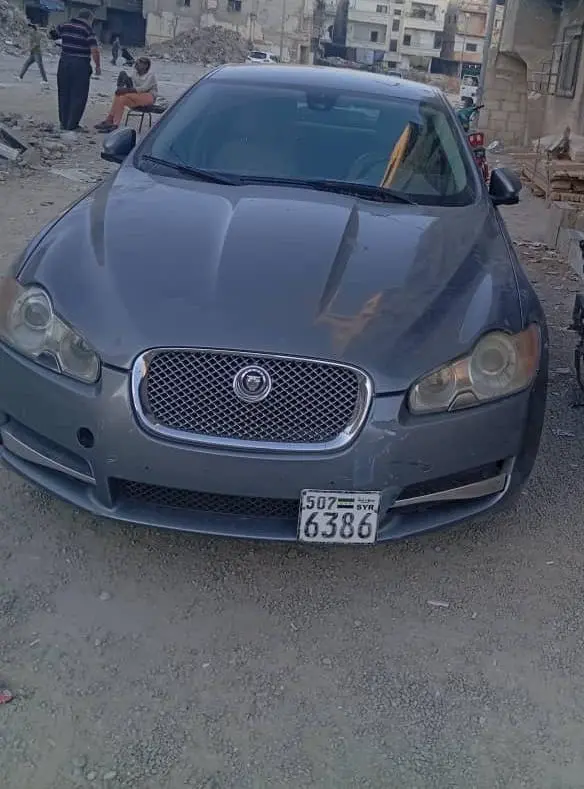 جاكوار XF 2011 فخامة وأداء مميز