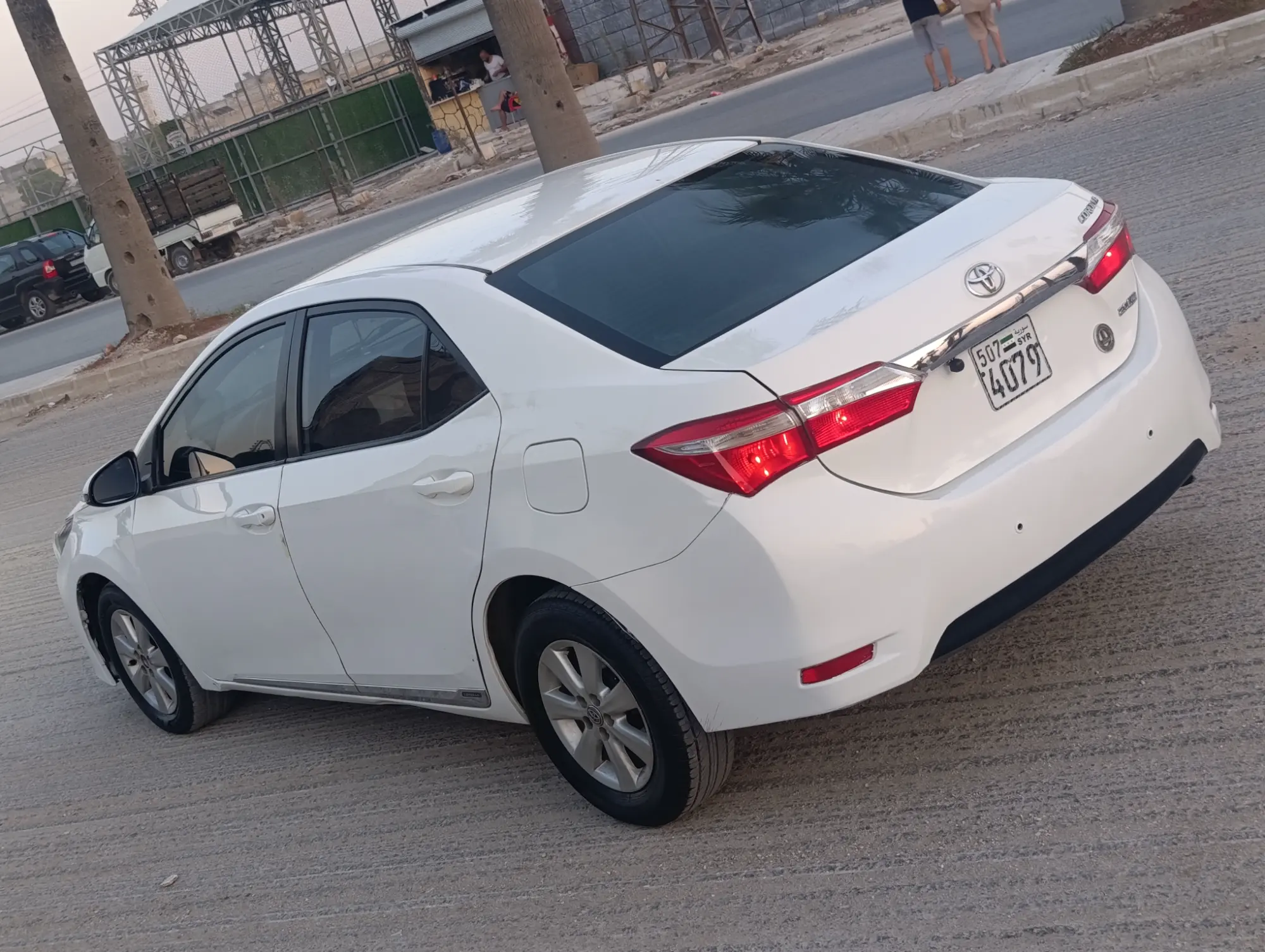 تويوتا كورولا 2015 بحالة ممتازة - صورة 2