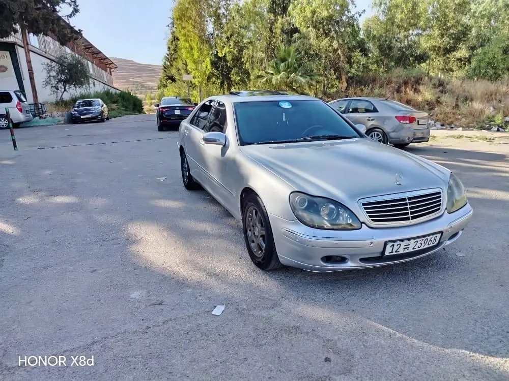 مرسيدس-بنز S-Class موديل 1999 بحالة جيدة - صورة 1