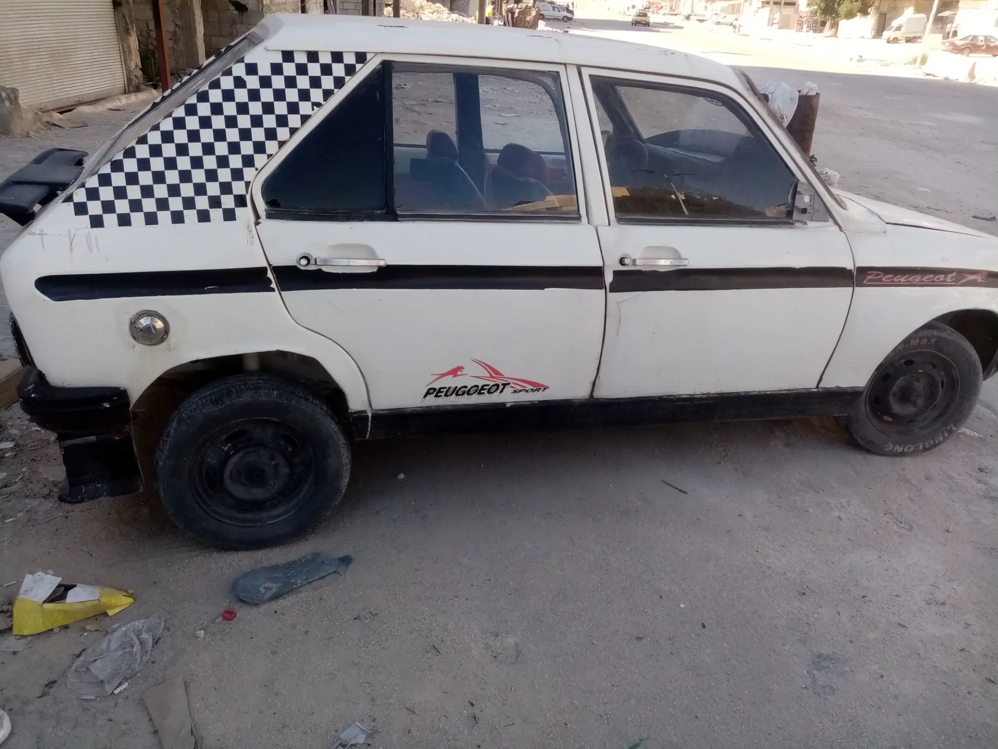 بيجو 104  موديل 1976 بحالة جيدة - صورة 3