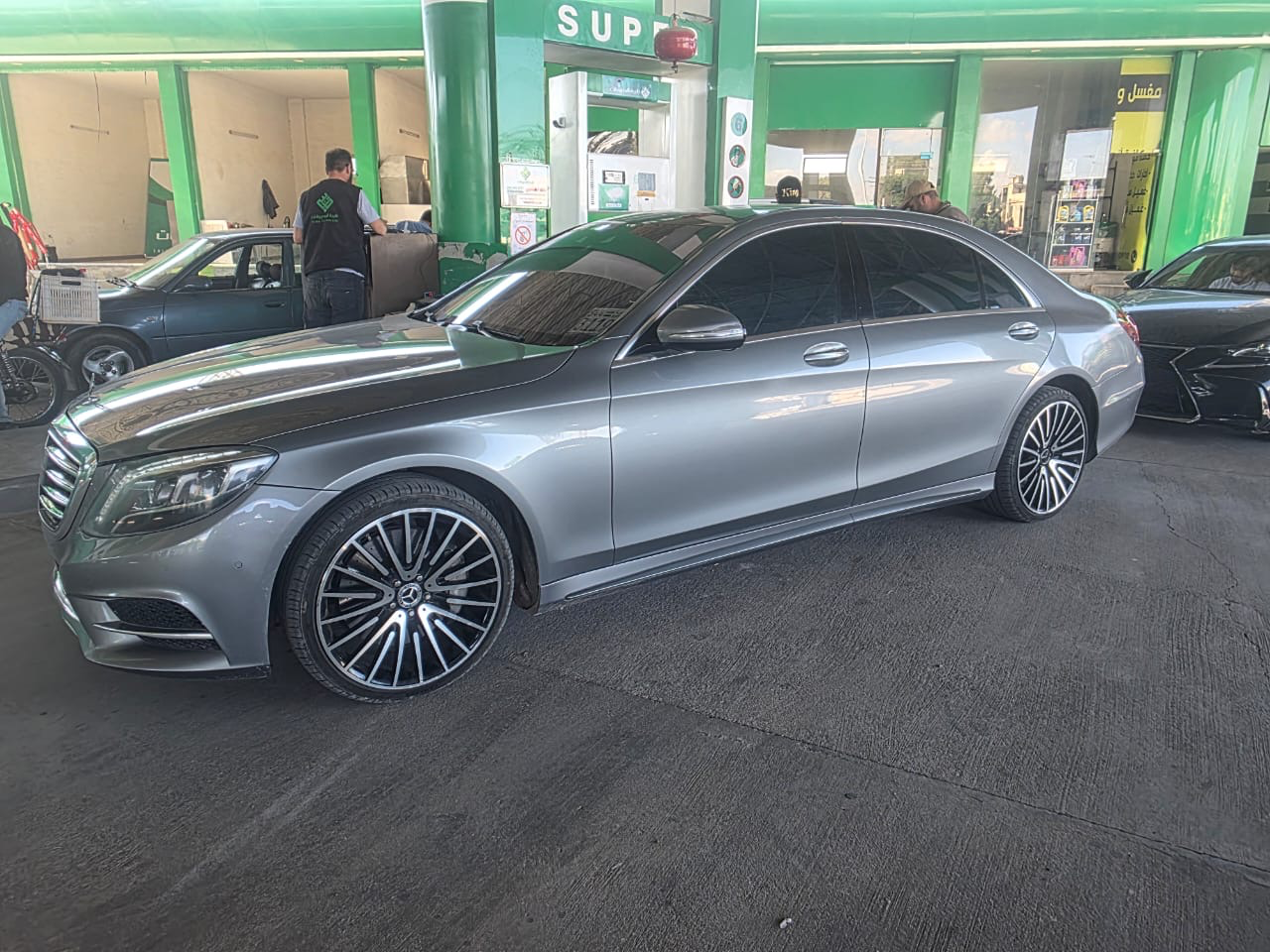 مرسيدس-بنز S-Class 2015 بحالة الفخامة - صورة 1
