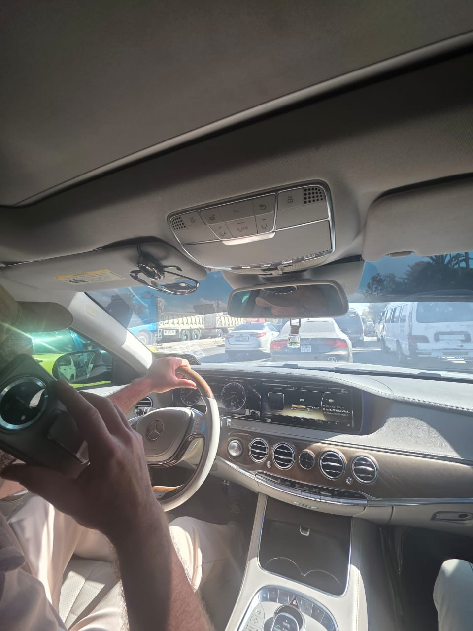 مرسيدس-بنز S-Class 2015 بحالة الفخامة - صورة 4