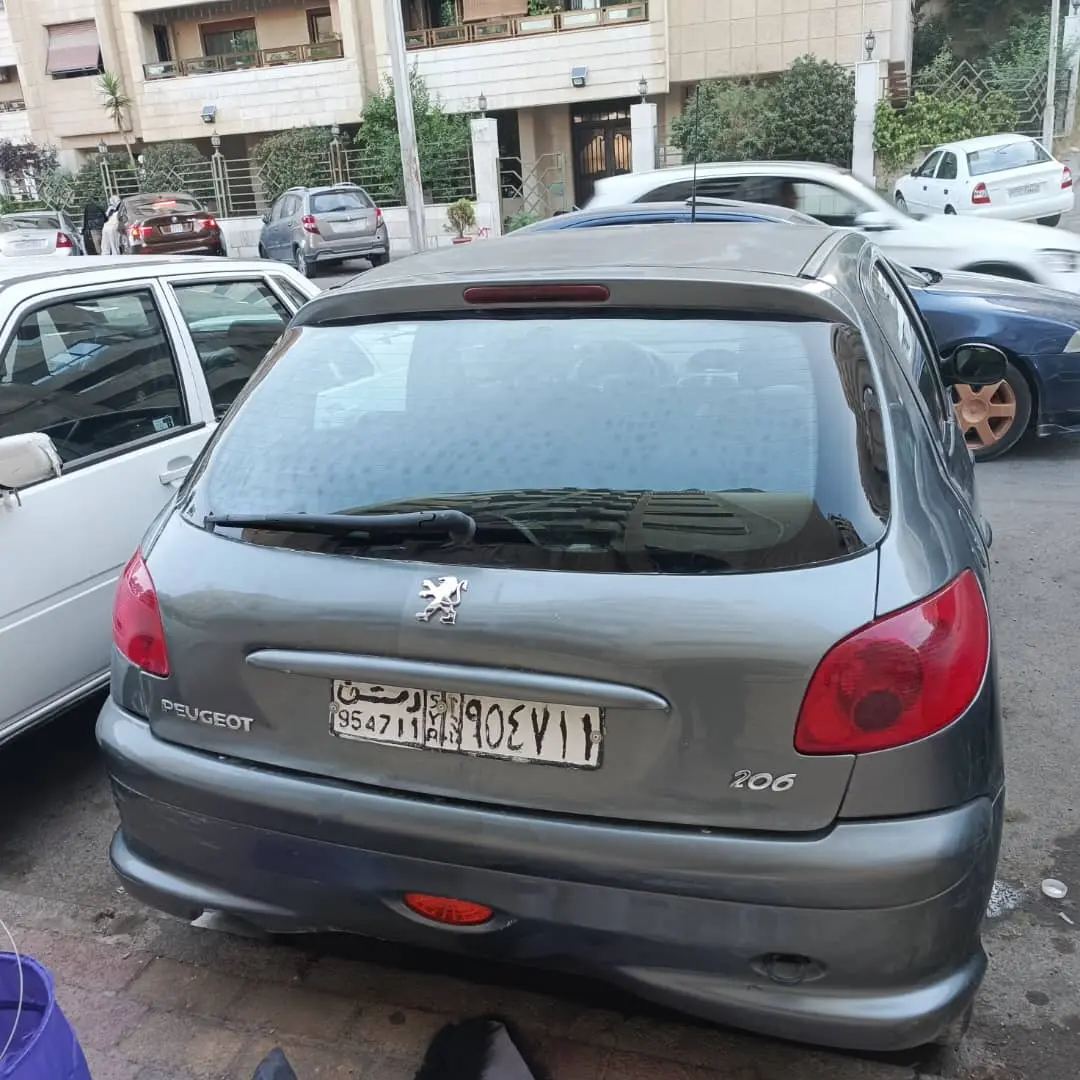 بيجو 206 موديل 2005 بحالة ممتازة للبيع - صورة 20
