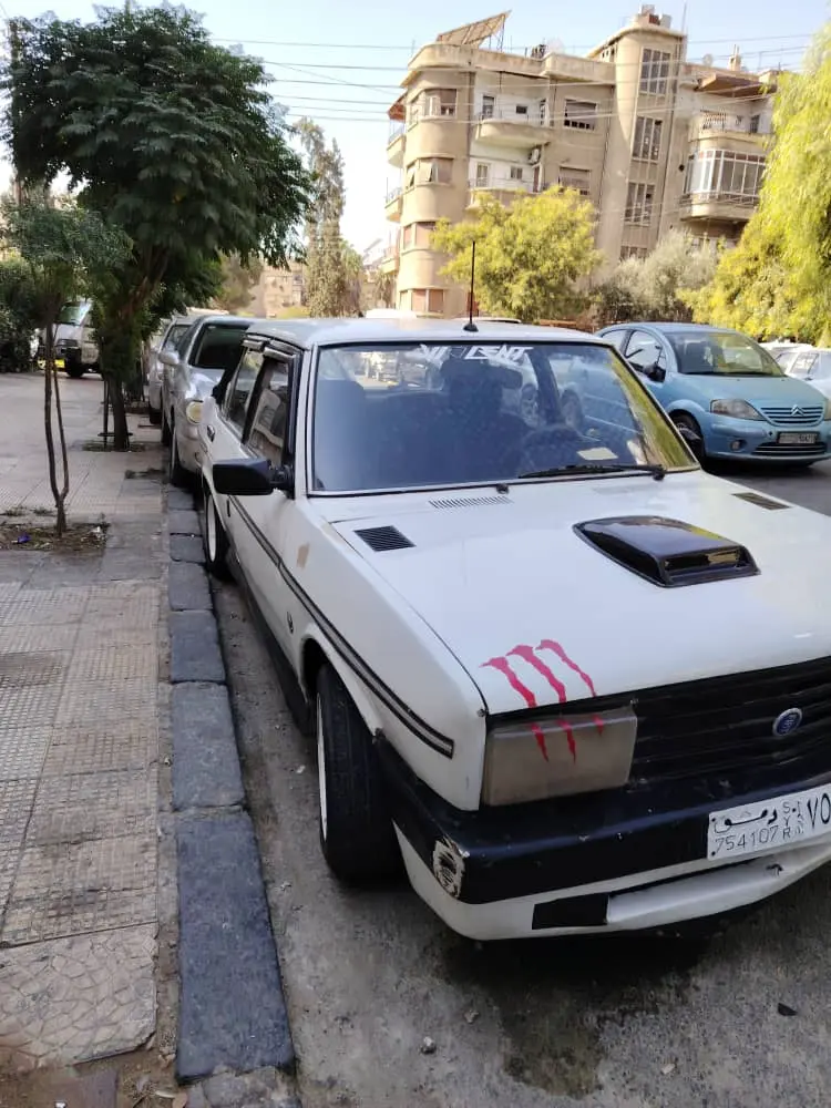 فيات كلاسيكية موديل 1976 بحالة جيدة - صورة 2