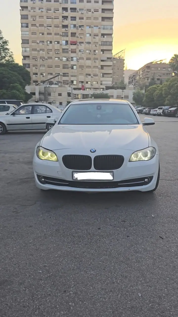 بي إم دبليو الفئة الخامسة 2013 بحالة ممتازة