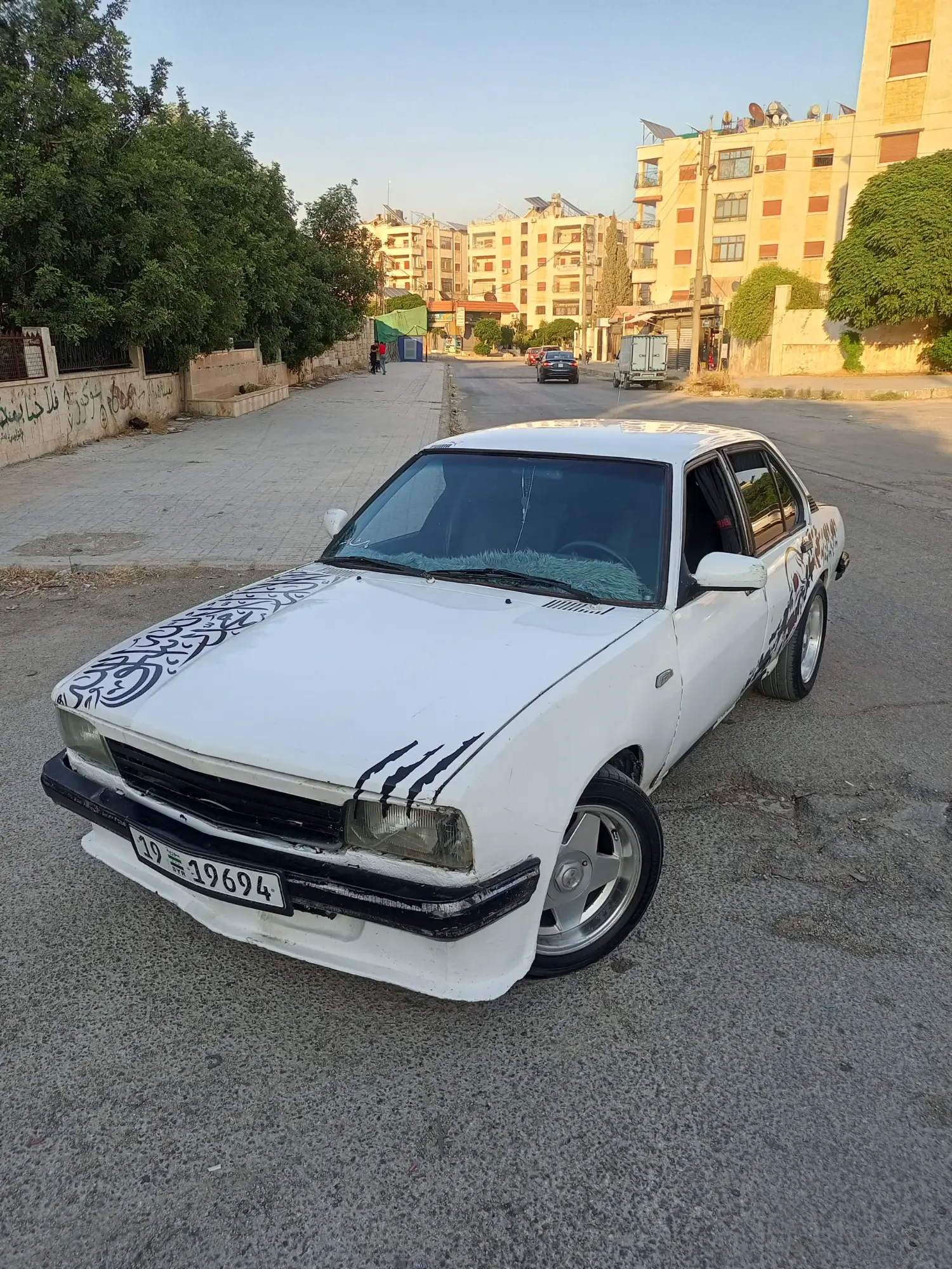 أوبل أسكونا 1977 كلاسيكية بحالة جيدة - صورة 1
