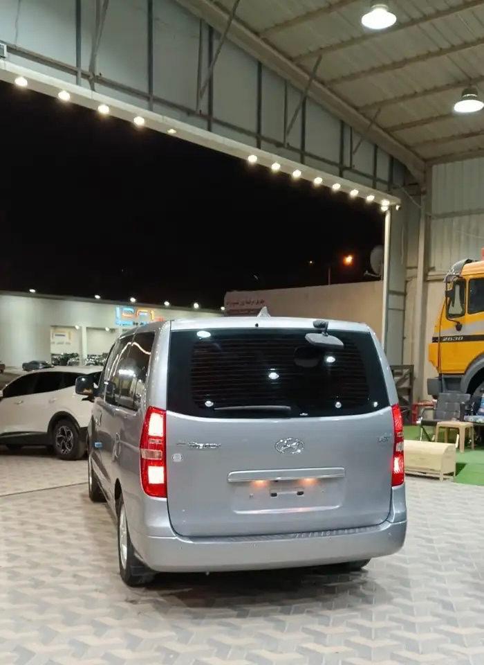 هيونداي H-1 موديل 2020 بحالة ممتازة - صورة 3