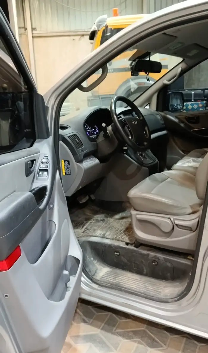 هيونداي H-1 موديل 2020 بحالة ممتازة - صورة 7