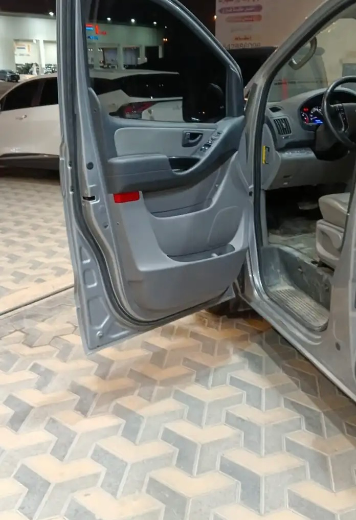 هيونداي H-1 موديل 2020 بحالة ممتازة - صورة 9