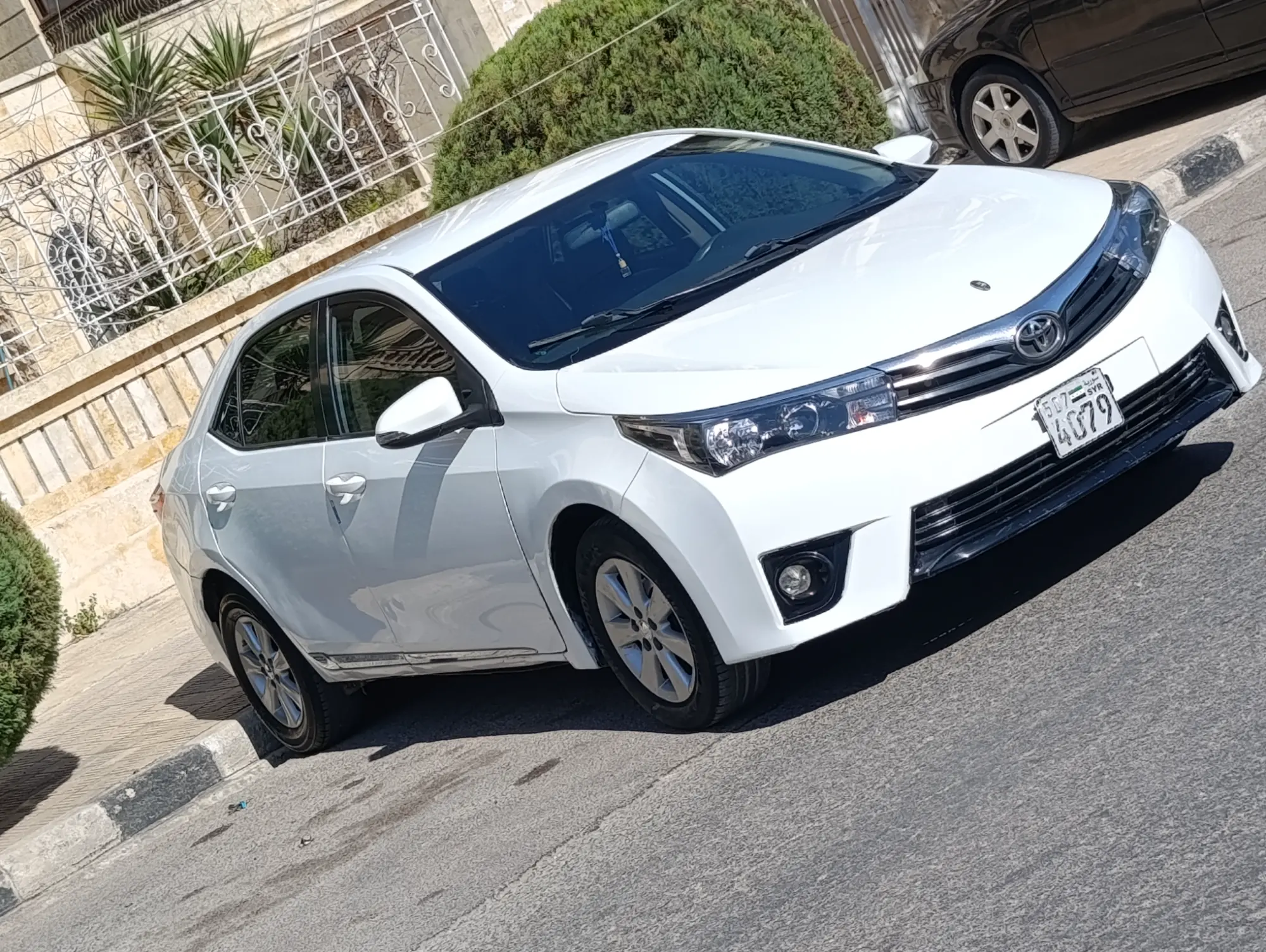 تويوتا كورولا 2015 بحالة ممتازة - صورة 5