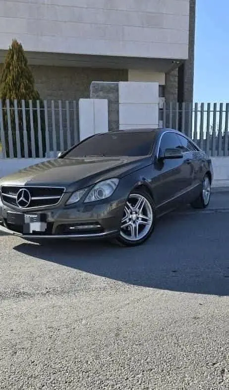 مرسيدس-بنز E-Class كوبيه 2012 بحالة ممتازة - صورة 1