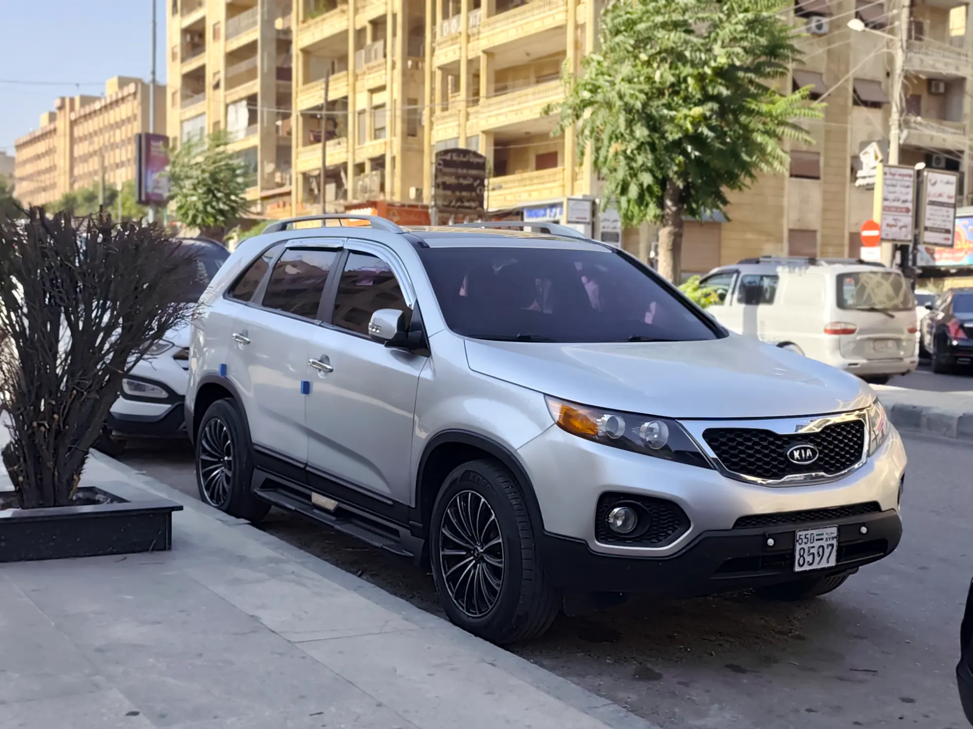 كيا سورينتو 2010 - SUV عملية بحالة جيدة - صورة 18