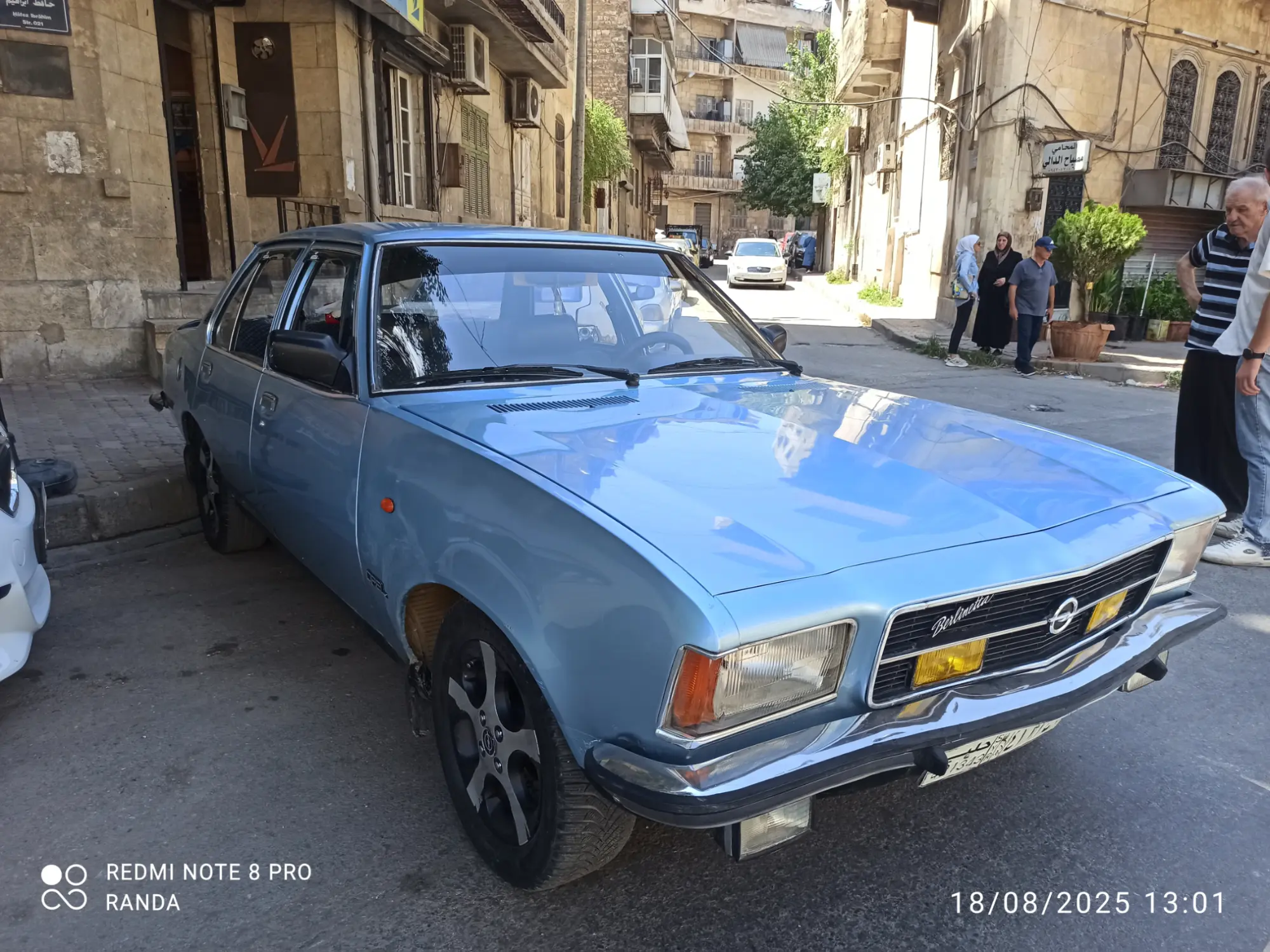 أوبل ريكورد 1977 كلاسيكية بحالة جيدة - صورة 1