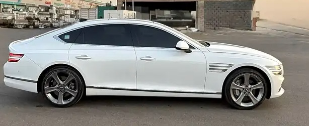 جينيسيس G80 موديل 2023 الفاخرة بحالة ممتازة - صورة 8