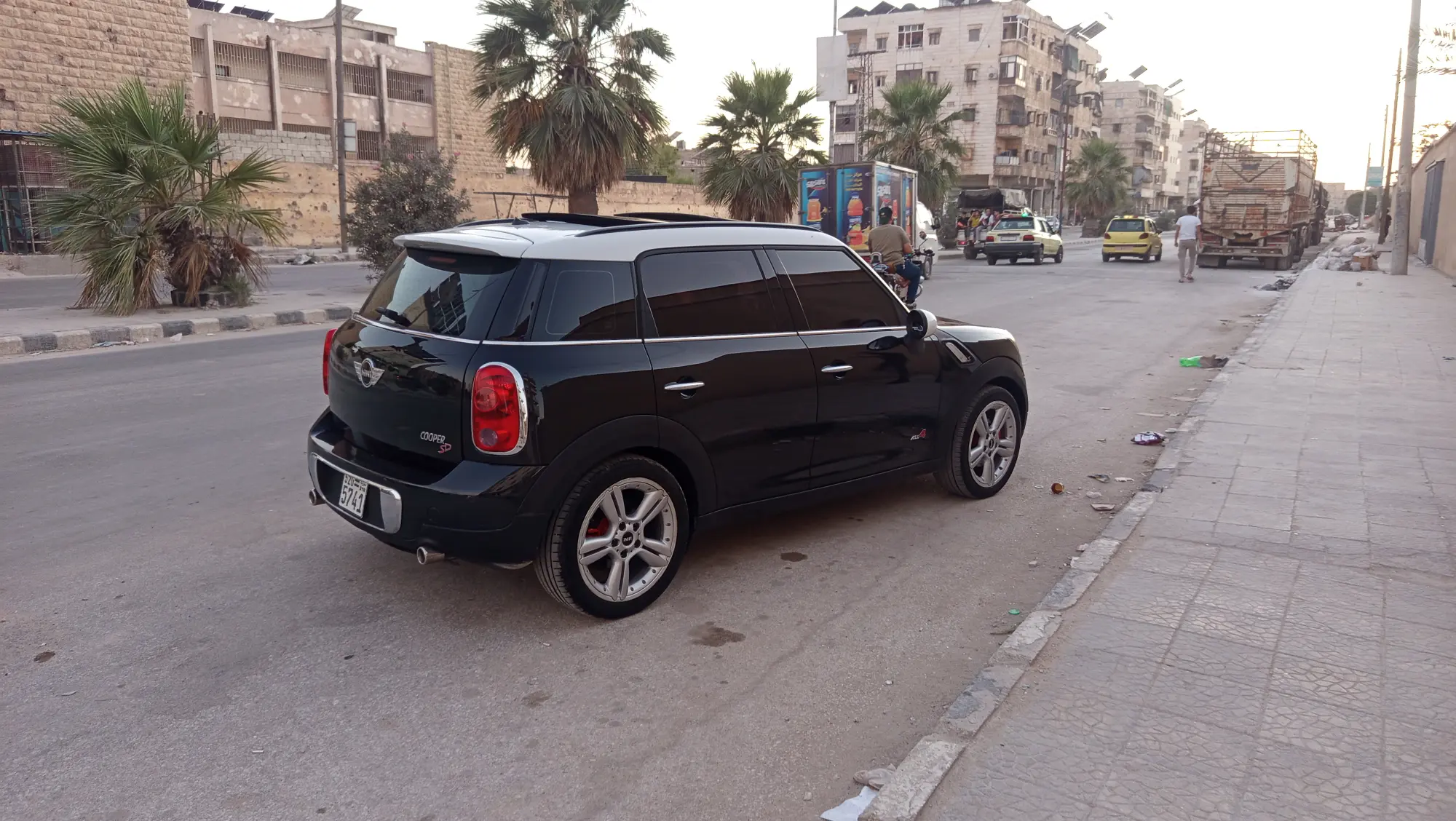 ميني كانتري مان 2013 بحالة ممتازة - صورة 2