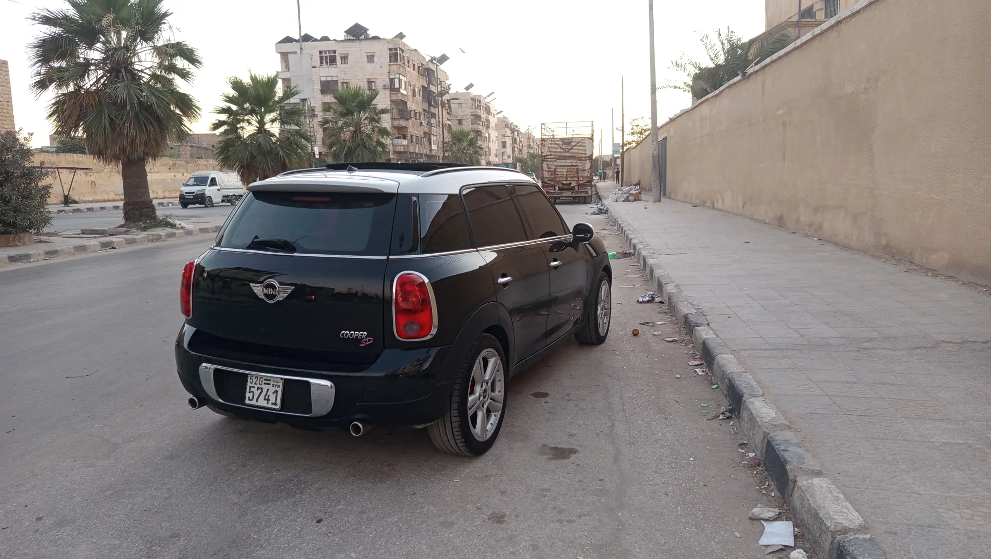 ميني كانتري مان 2013 بحالة ممتازة - صورة 3