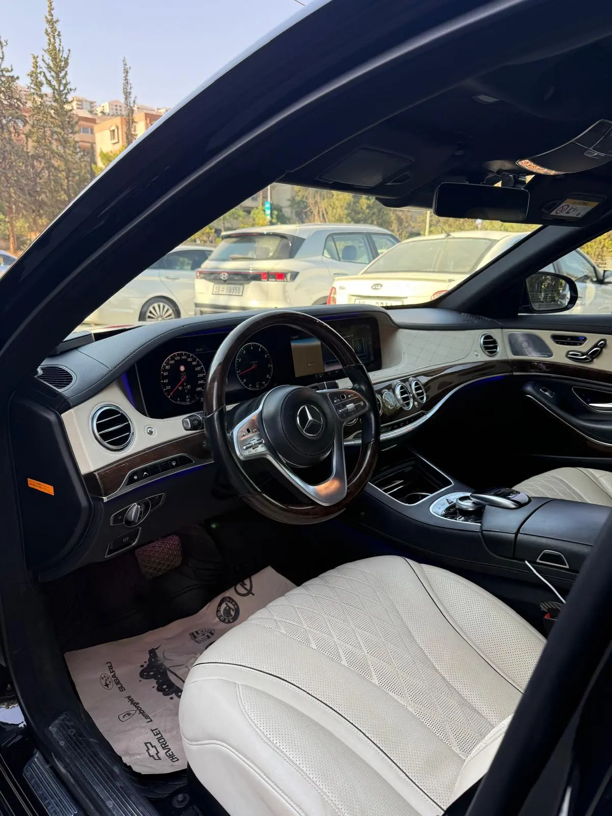 مرسيدس-بنز S-Class 2019 بحالة الوكالة - صورة 6