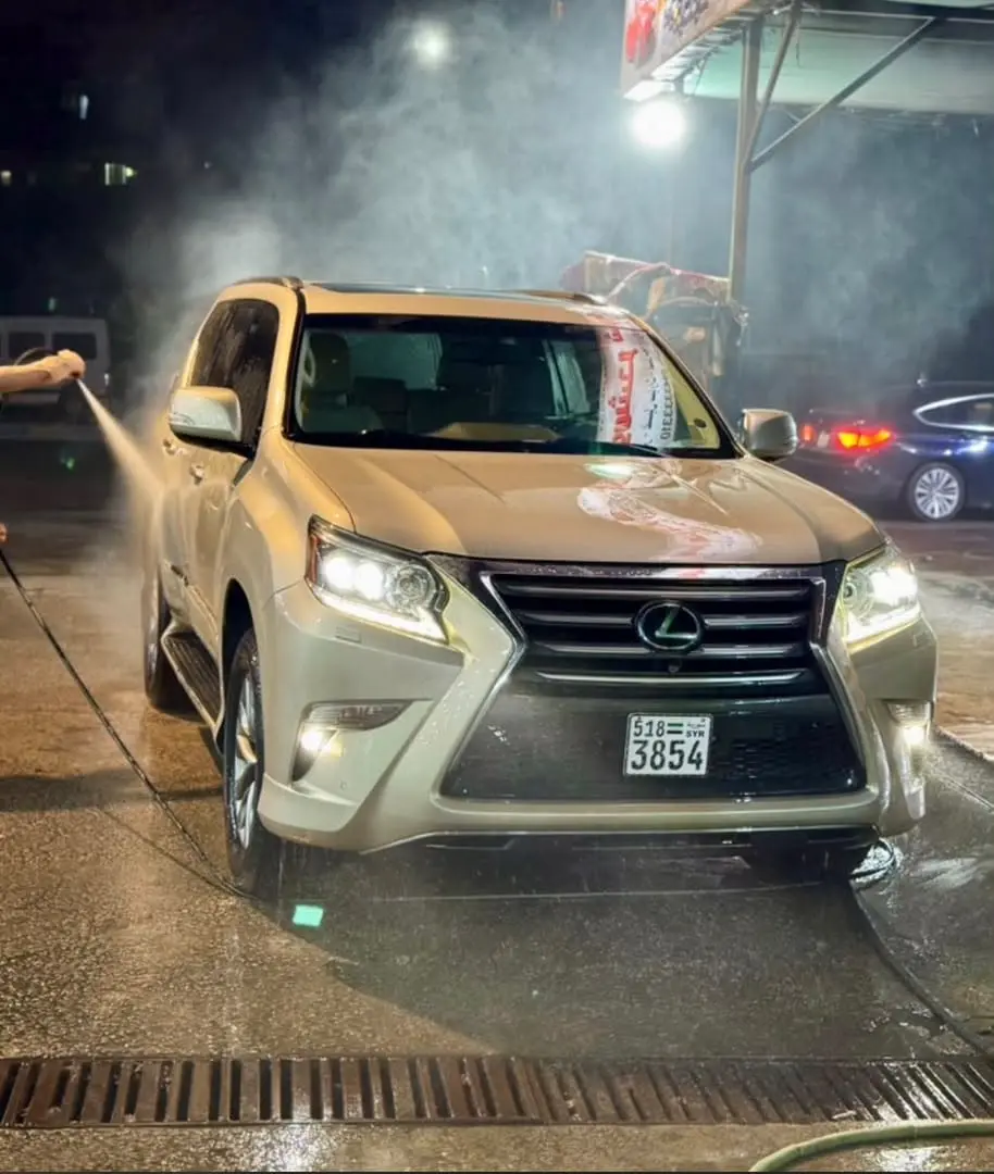 لكزس LX 570 موديل 2015 بحالة ممتازة وفخامة لا تضاهى