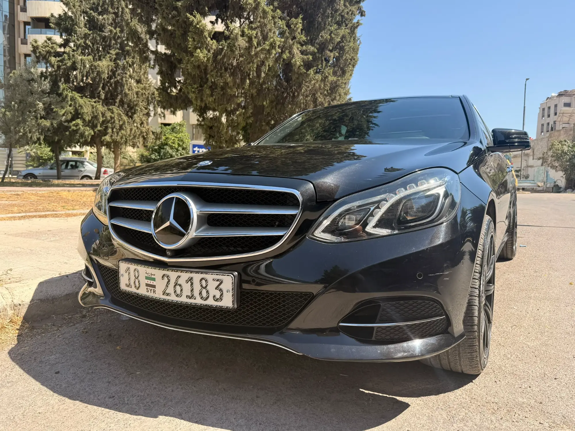 مرسيدس-بنز E-Class 2016 بحالة ممتازة - صورة 1