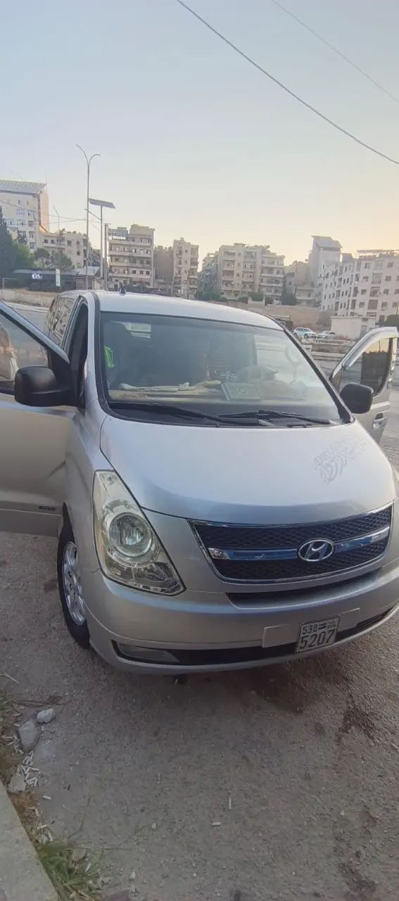 هيونداي H-1 موديل 2009 بحالة جيدة