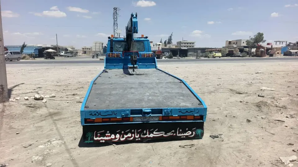 شاحنة إيسوزو NPR موديل 1969 مجهزة برافعة - صورة 4