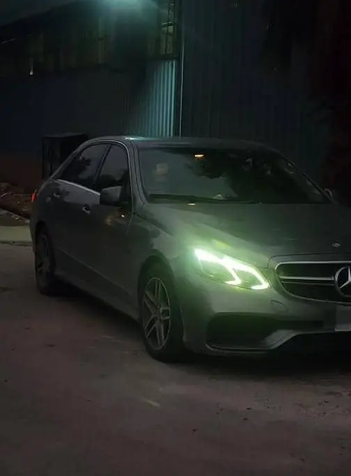 مرسيدس-بنز E63 AMG موديل 2013 بحالة ممتازة - صورة 1