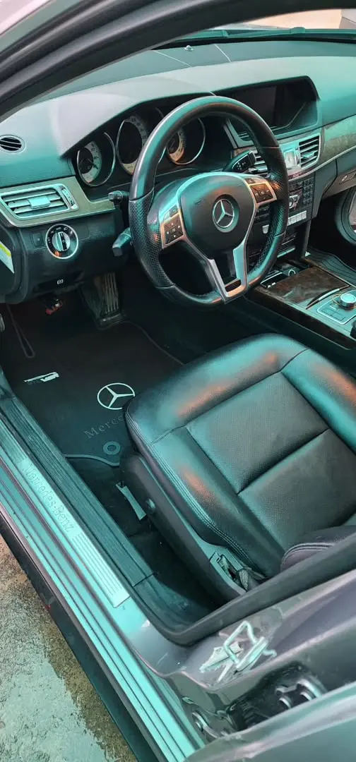 مرسيدس-بنز E63 AMG موديل 2013 بحالة ممتازة - صورة 3