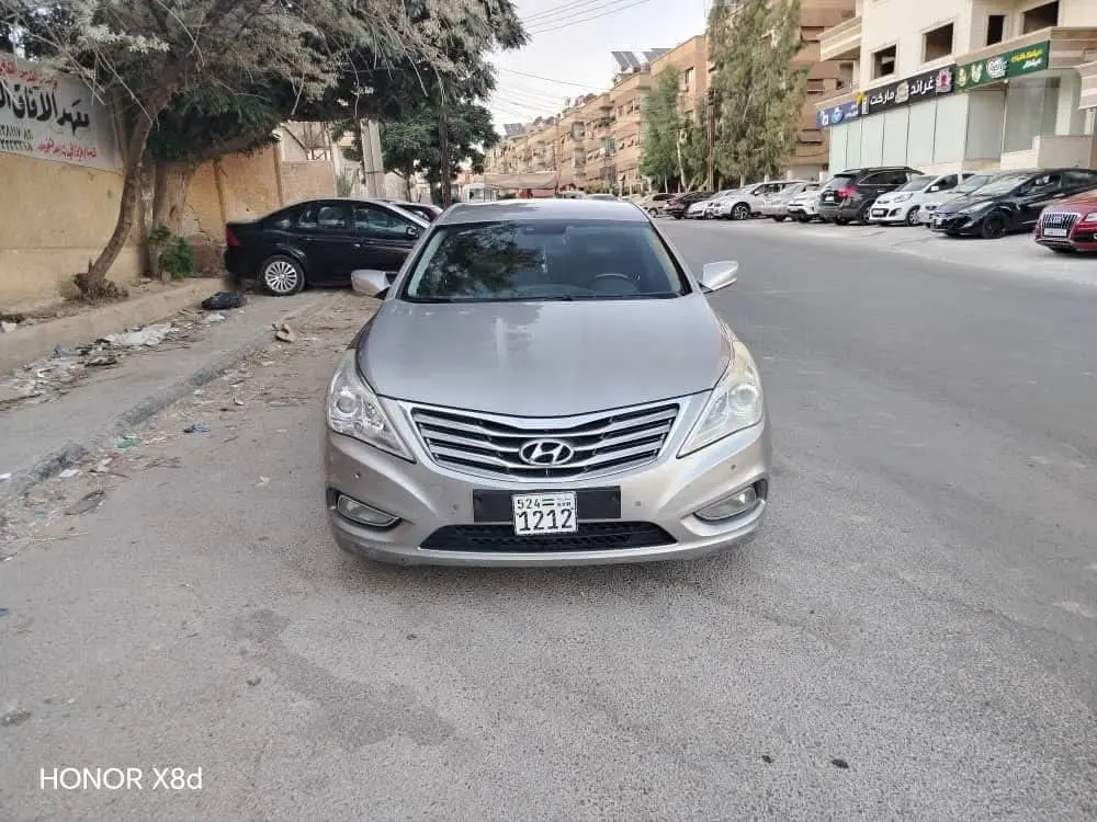 هيونداي أزيرا 2012 بحالة ممتازة