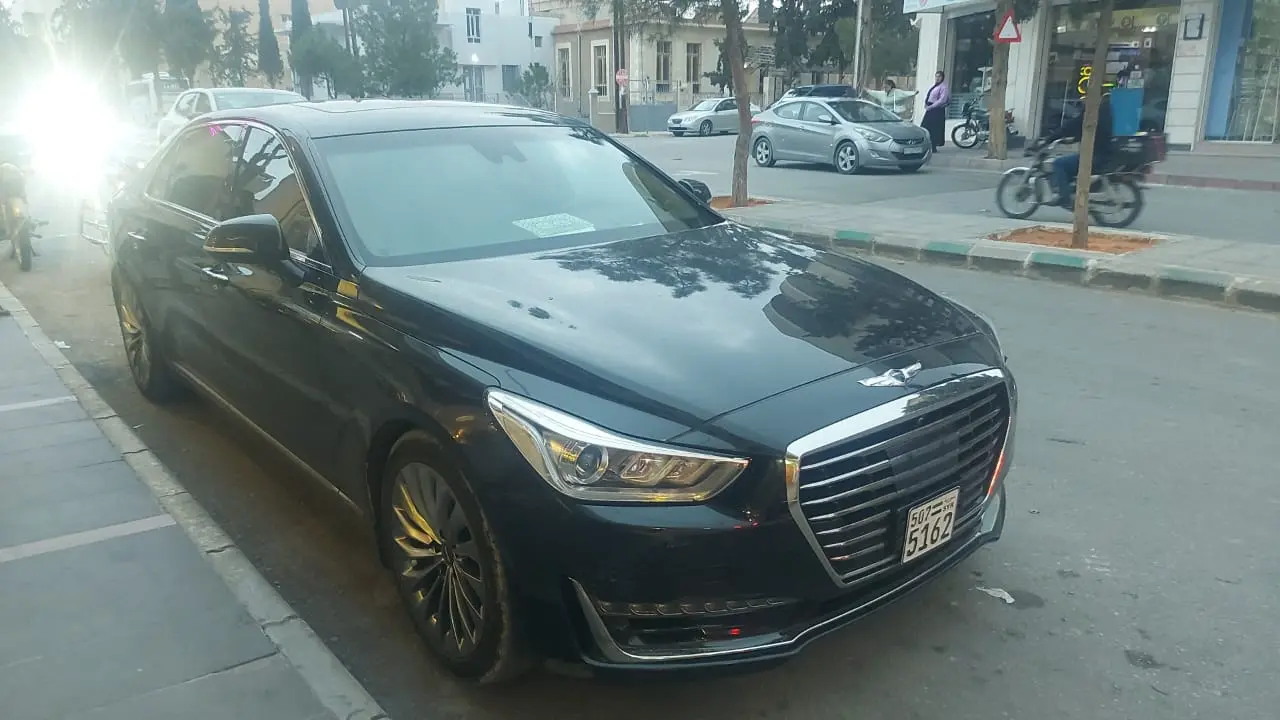 جينيسيس G90 موديل 2017 بحالة ممتازة