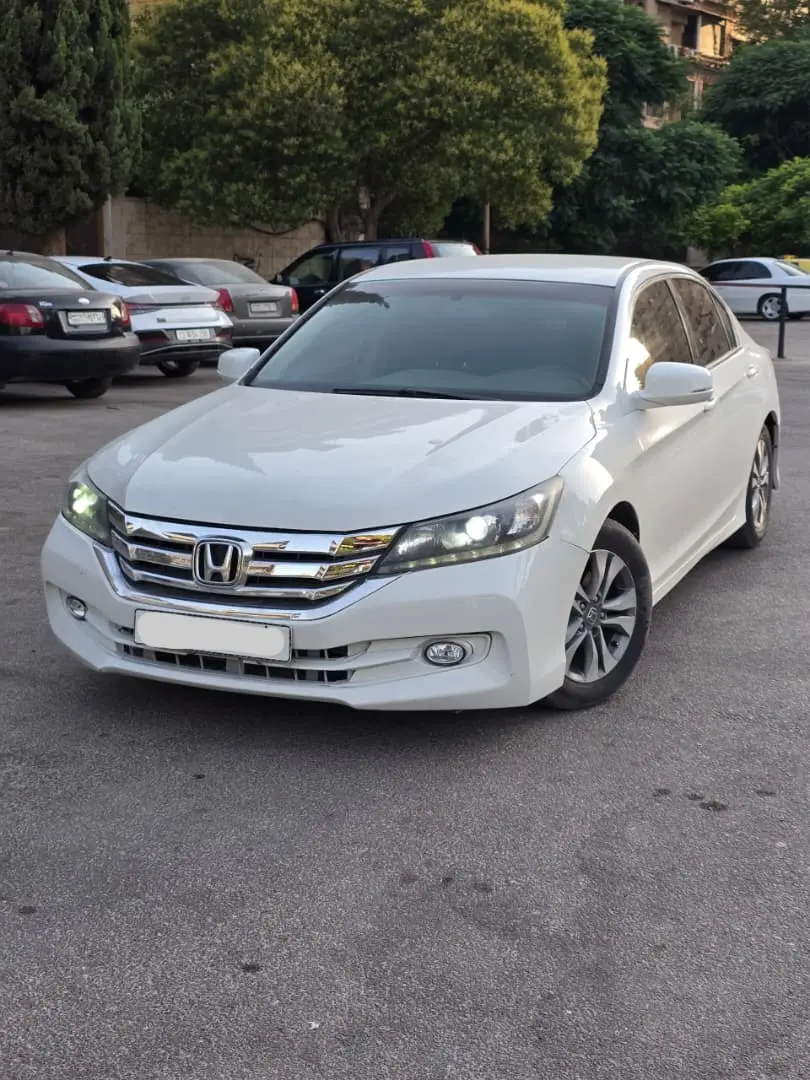 هوندا أكورد 2015 بحالة ممتازة - صورة 2