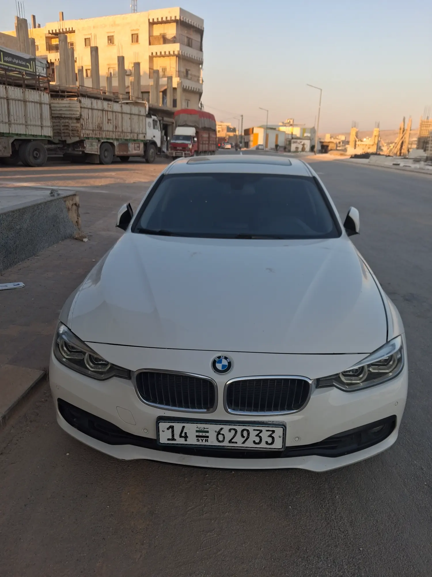 بي إم دبليو 320i موديل 2018 بحالة ممتازة - صورة 1