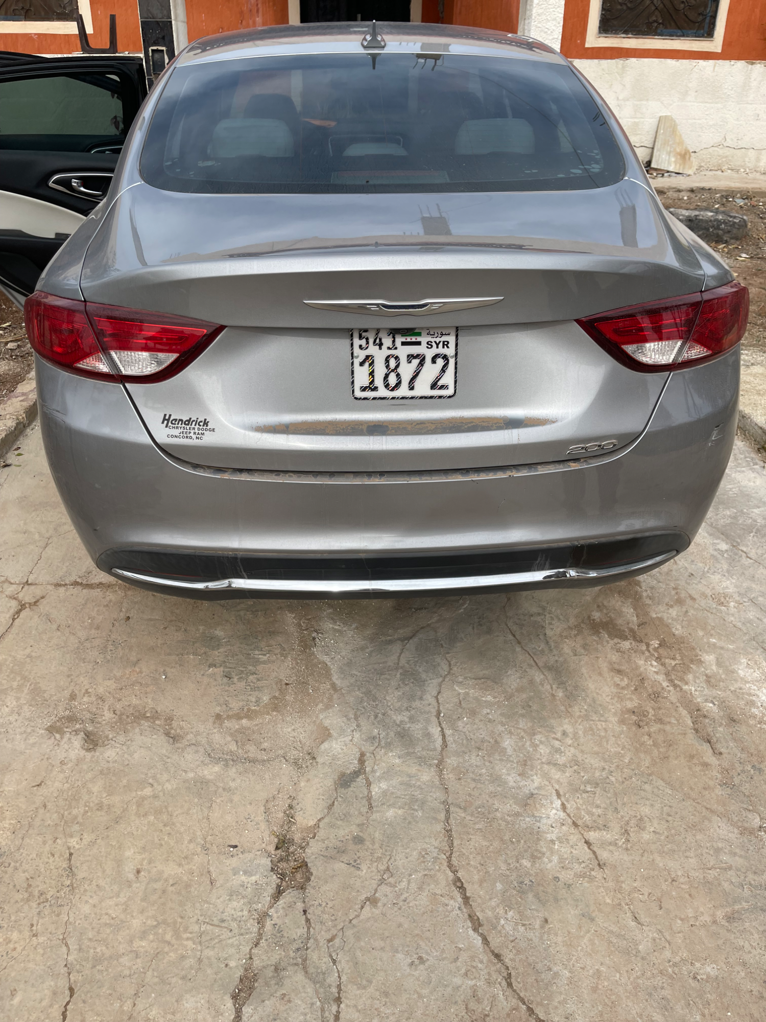 كرايسلر 200 موديل 2017 بحالة ممتازة - صورة 5