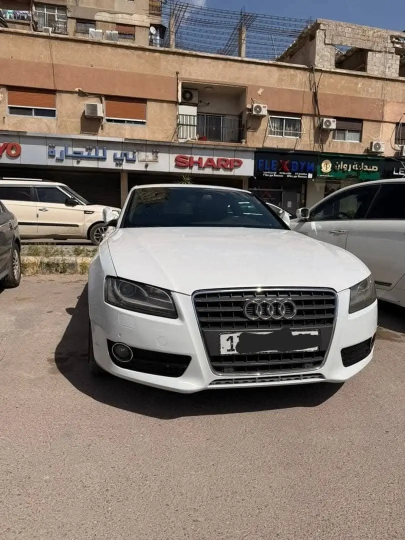 أودي A5 موديل 2011 بحالة ممتازة