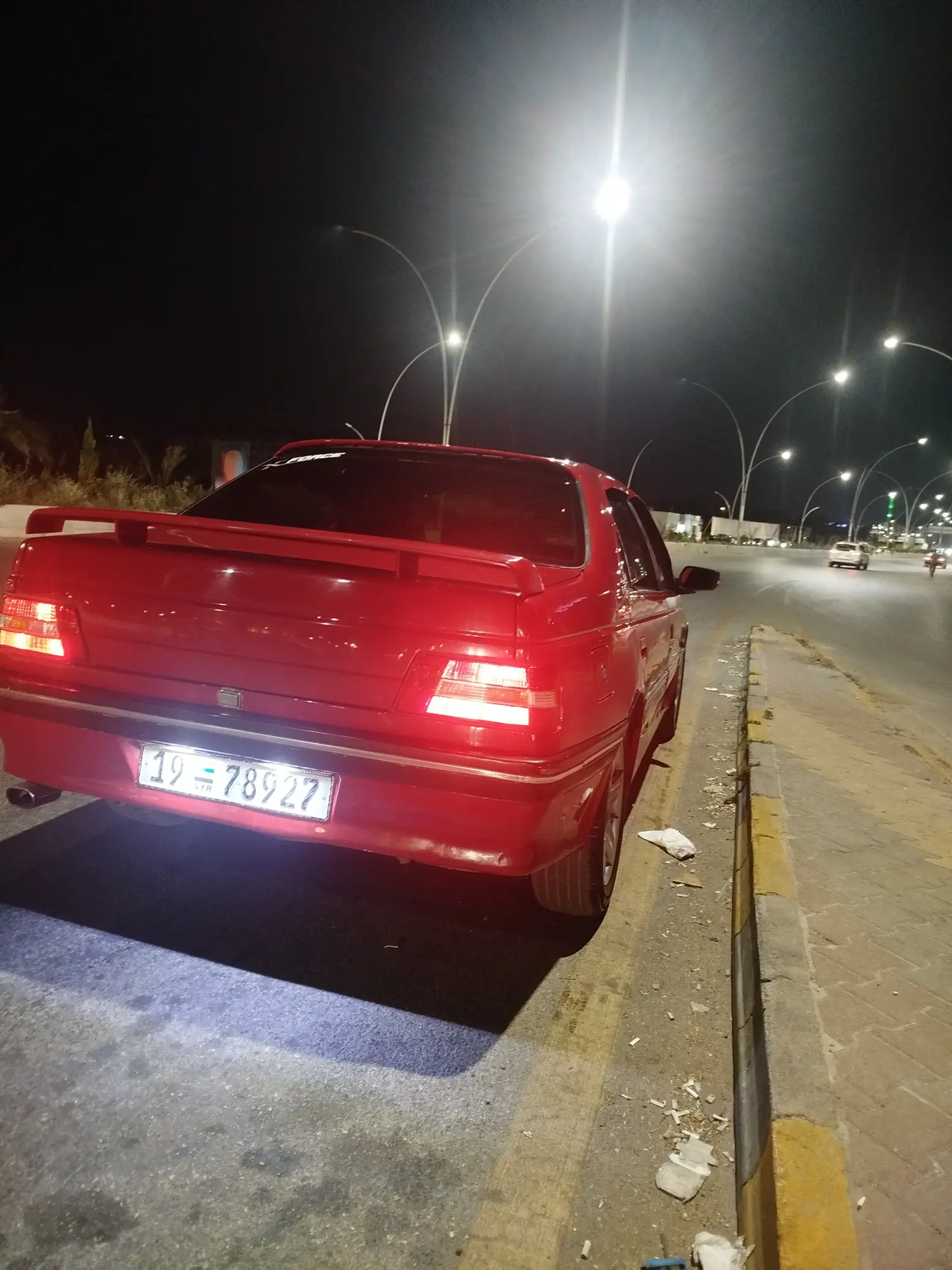 بيجو 405 موديل 1993 بحالة مميزة - صورة 6