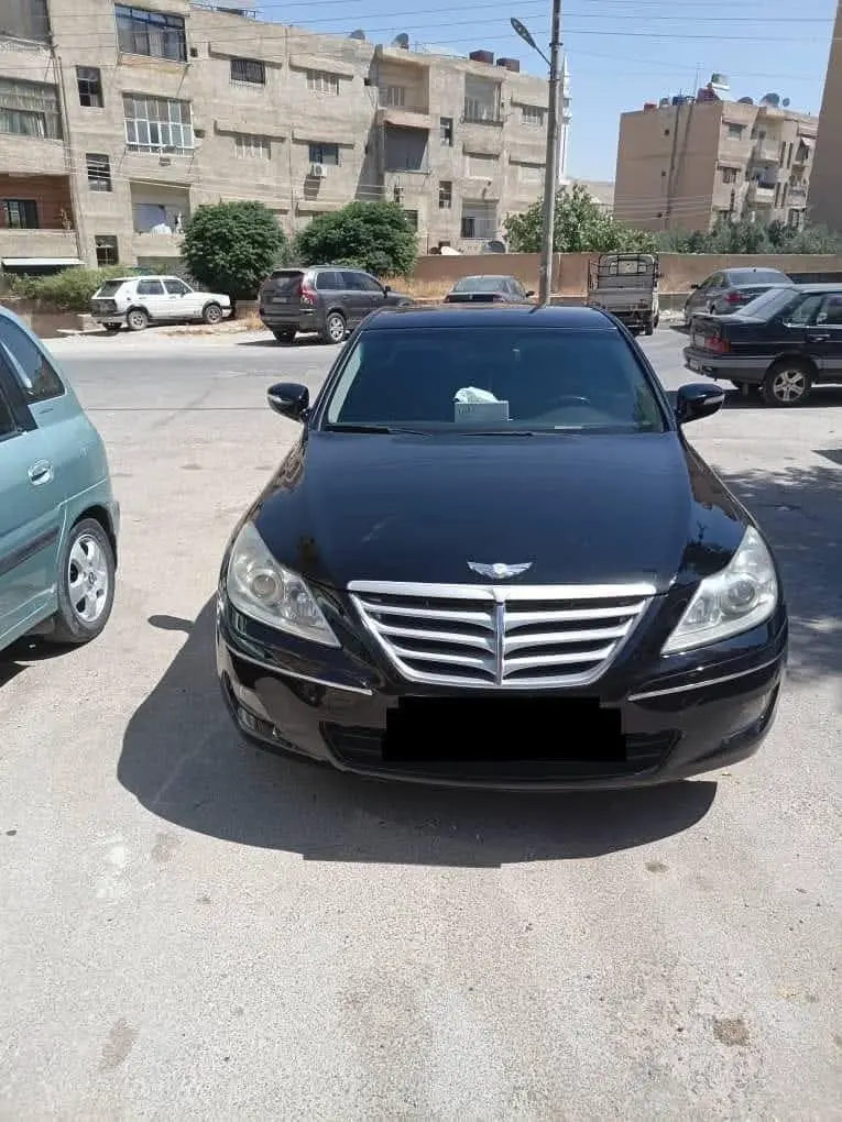 هيونداي جينسس 2011 بحالة جيدة