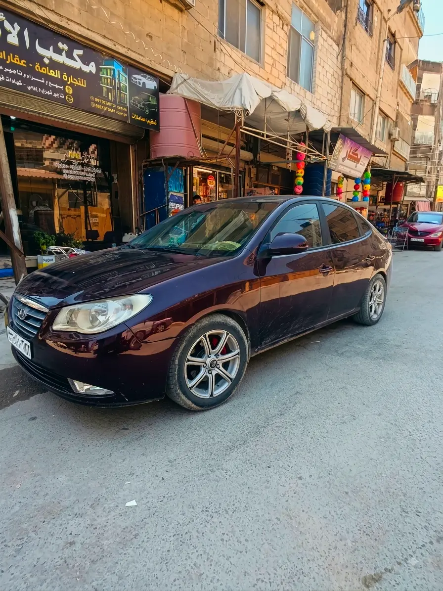 هيونداي أفانتي 2009 بحالة جيدة - صورة 2