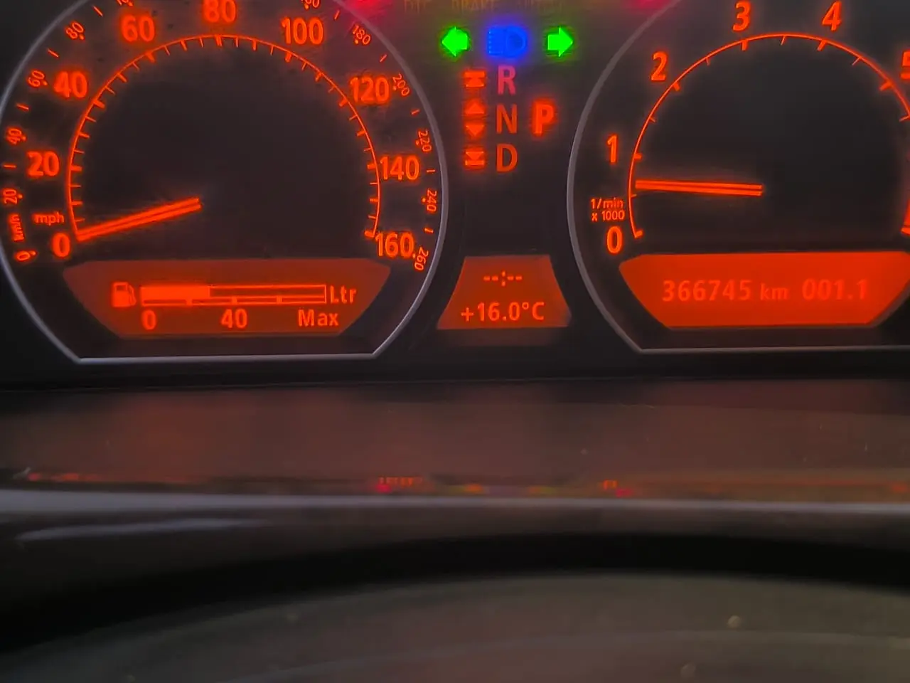بي إم دبليو 750Li موديل 2006 - فخامة وأداء متميز - صورة 12