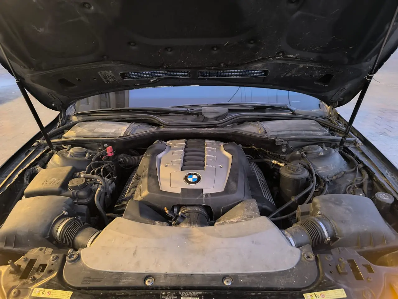بي إم دبليو 750Li موديل 2006 - فخامة وأداء متميز - صورة 16