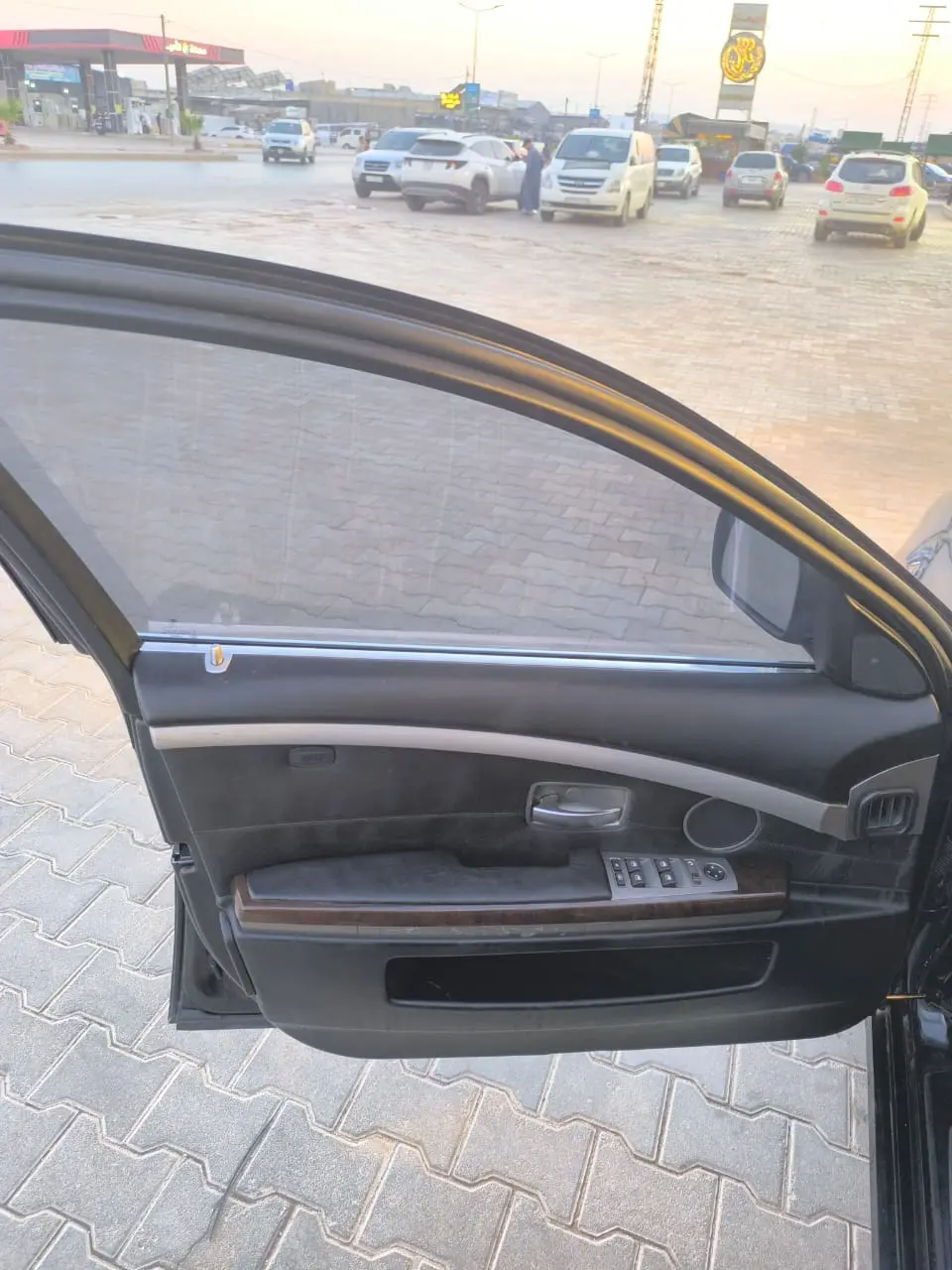 بي إم دبليو 750Li موديل 2006 - فخامة وأداء متميز - صورة 17