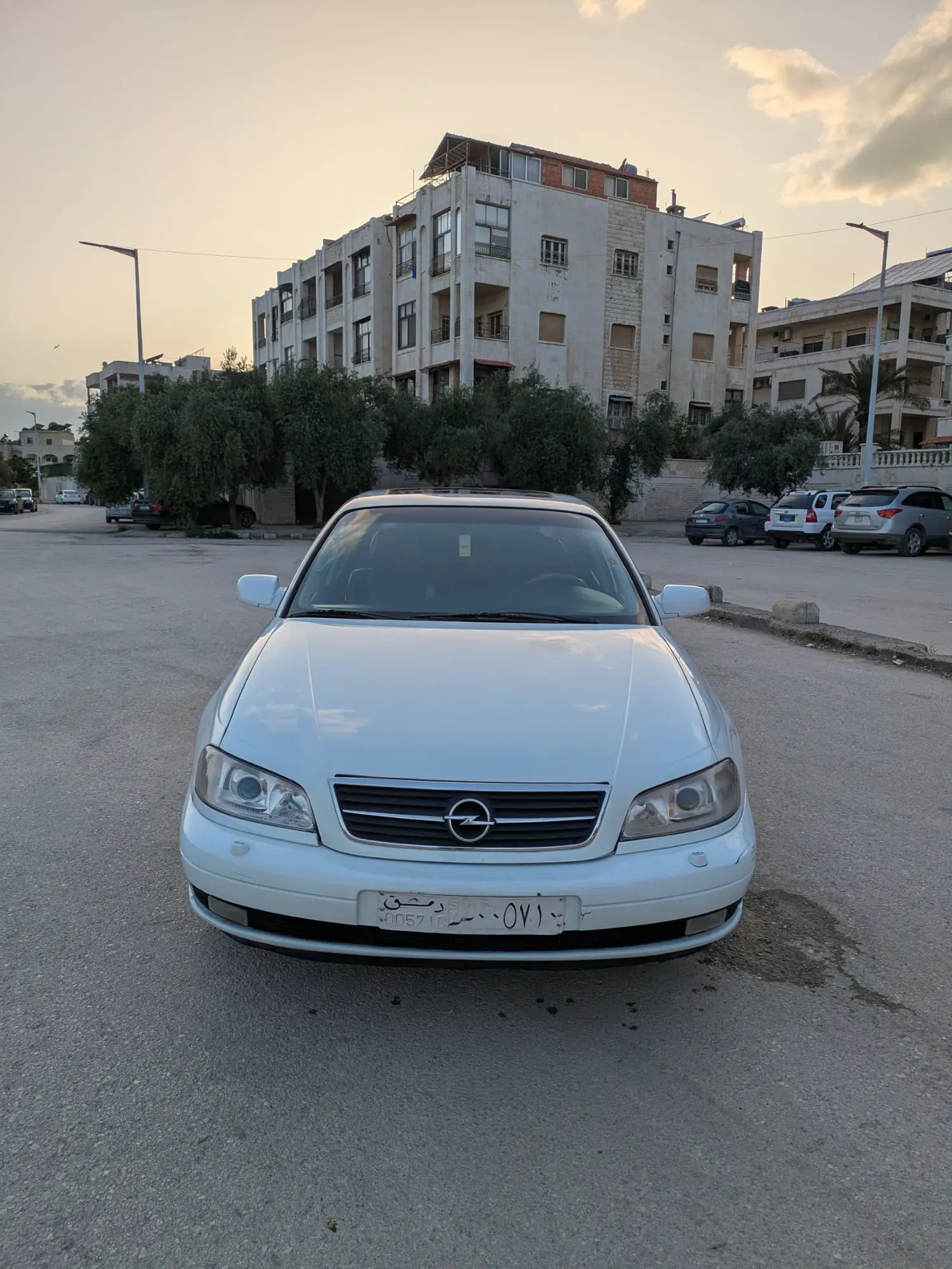 أوبل اوميغا 2002 بحالة جيدة - صورة 10