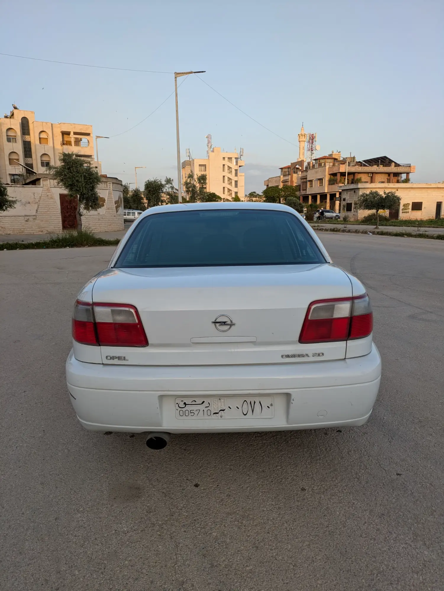 أوبل اوميغا 2002 بحالة جيدة - صورة 11