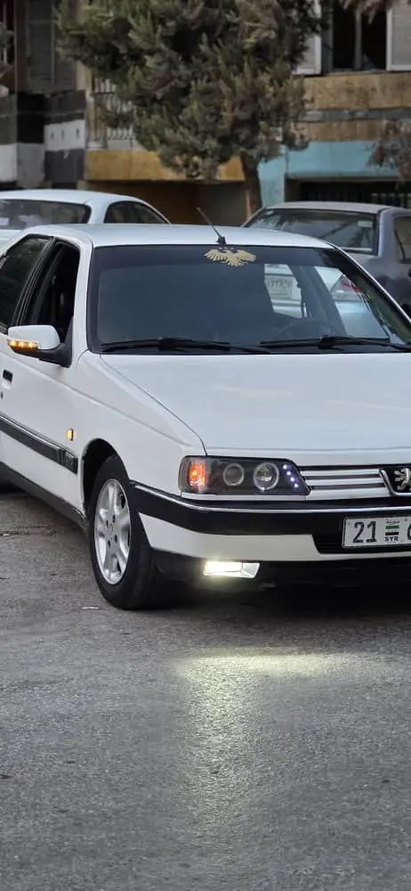بيجو 405 موديل 1993 بحالة جيدة