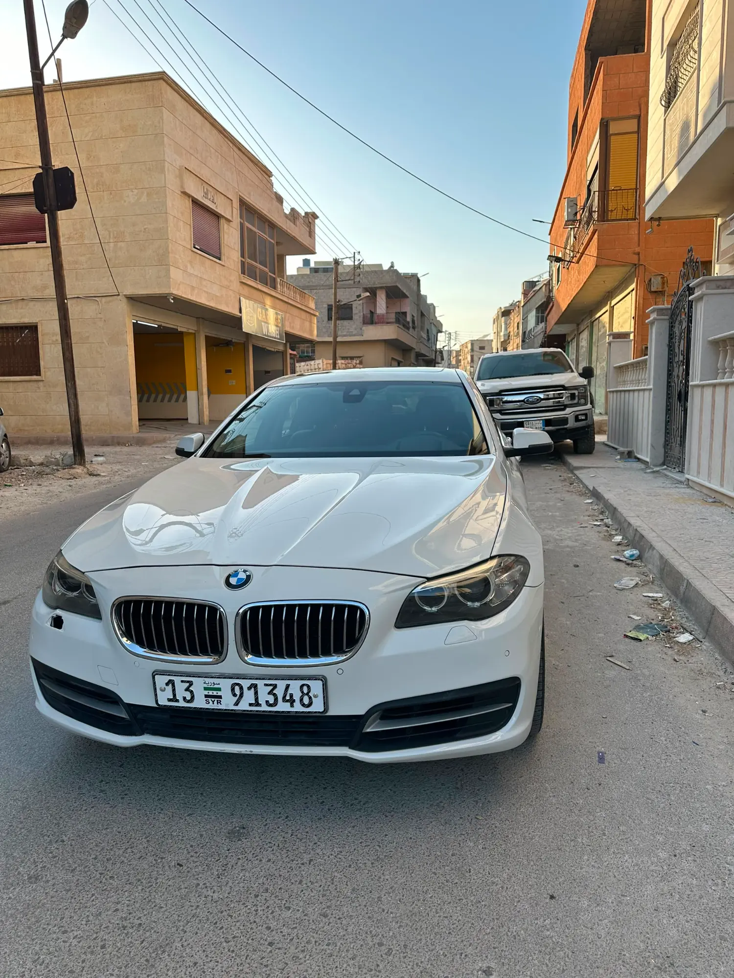 بي إم دبليو 528i موديل 2014 بحالة ممتازة - صورة 1