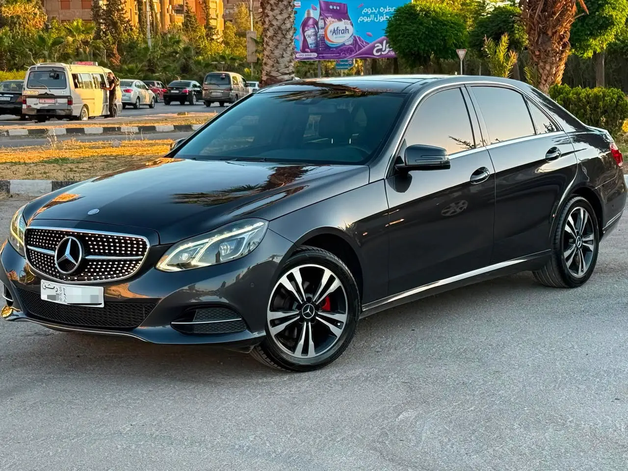 مرسيدس-بنز E-Class موديل 2014 بحالة ممتازة