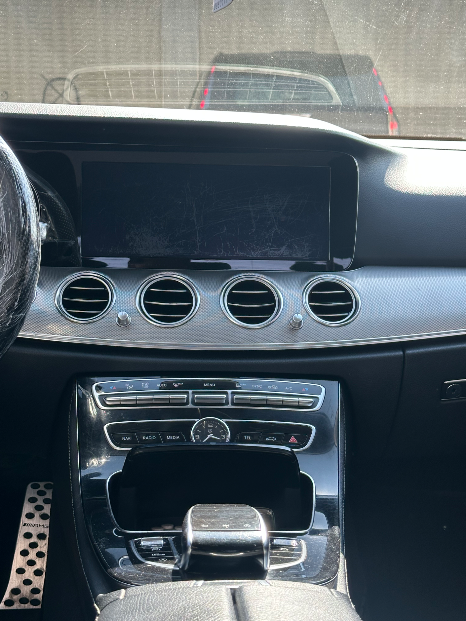 مرسيدس-بنز E-Class 2024 بحالة الوكالة - صورة 6