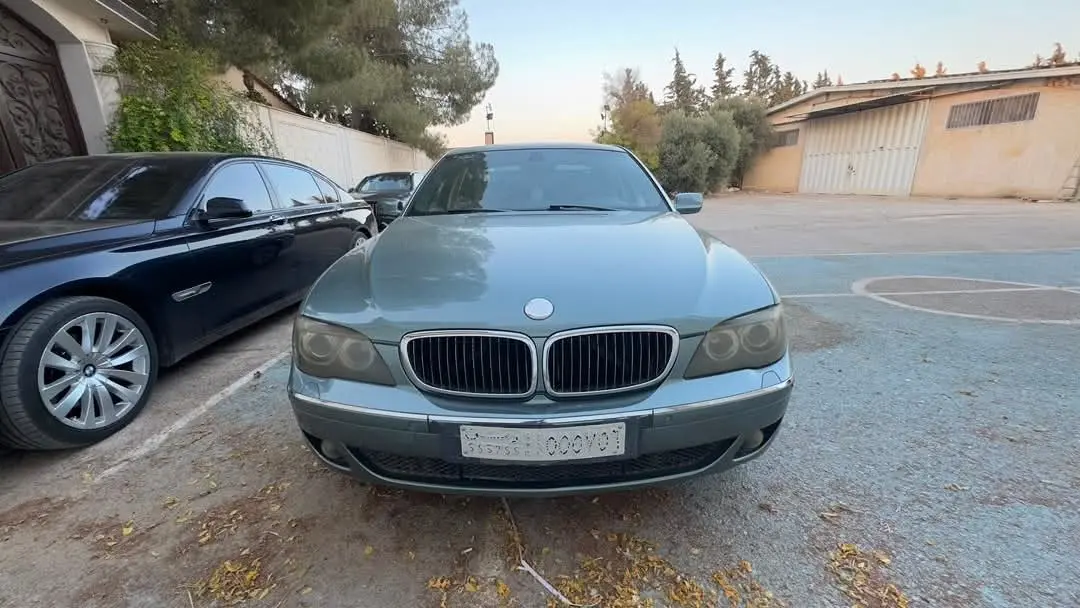 بي إم دبليو الفئة السابعة 2004 بحالة جيدة