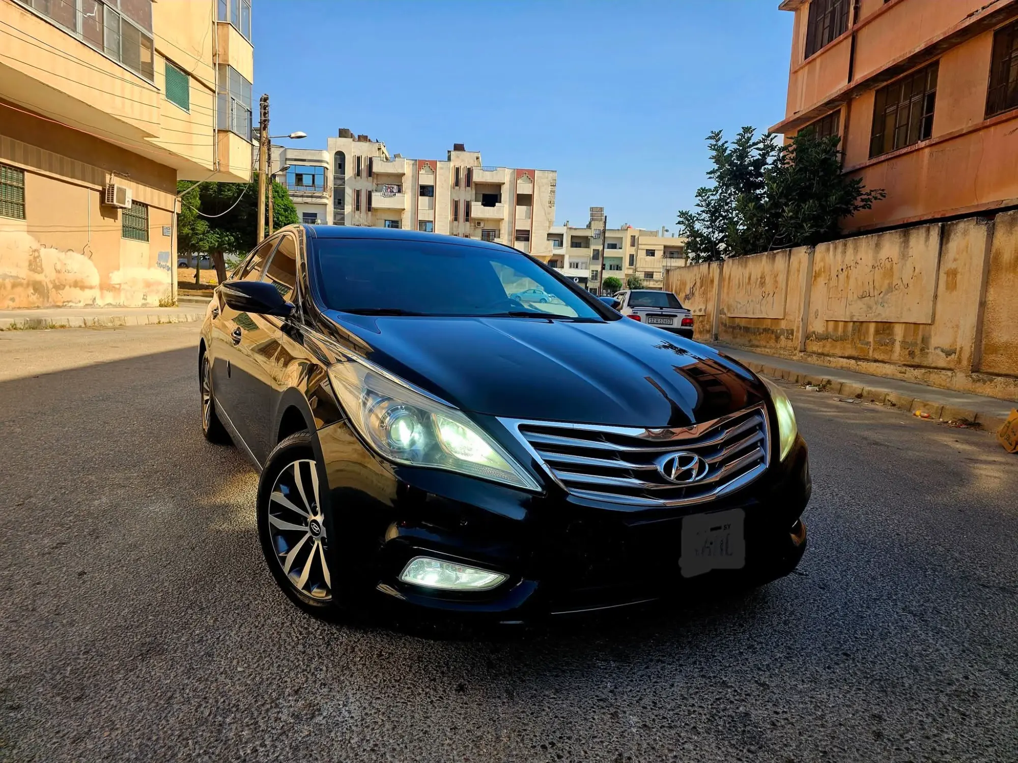 هيونداي ازيرة2012 بحالة ممتازة - صورة 1