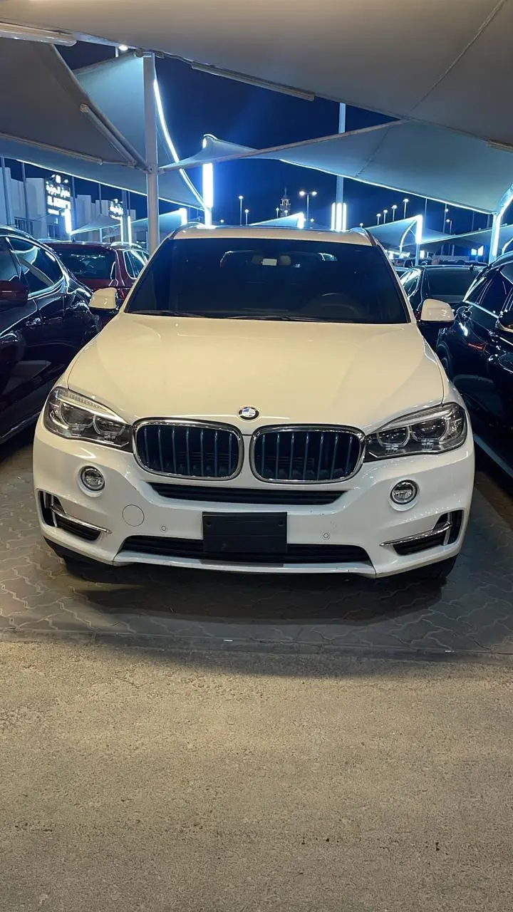 بي إم دبليو X5 موديل 2018 بحالة ممتازة - صورة 4