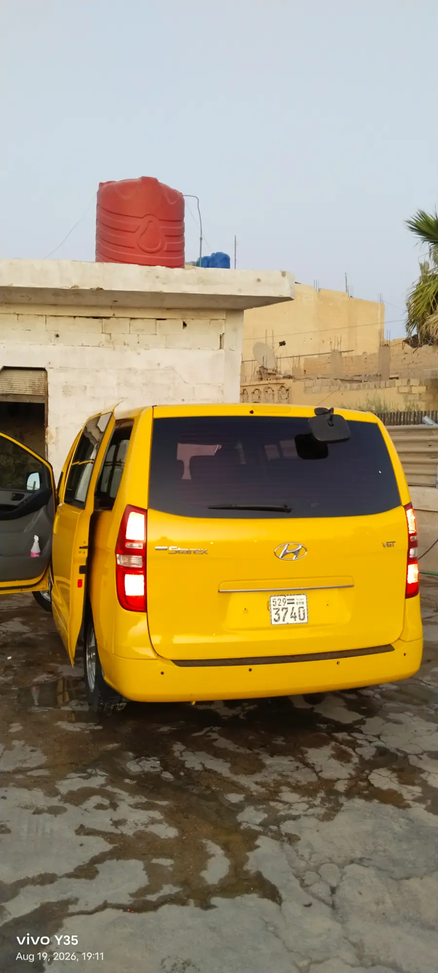 هيونداي H-1 موديل 2017 فان عائلية واسعة محرك 136 - صورة 2